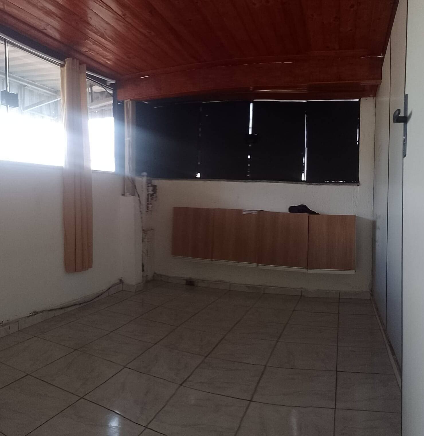 Casa no Centro de Pouso Alegre com potencial comercial 4