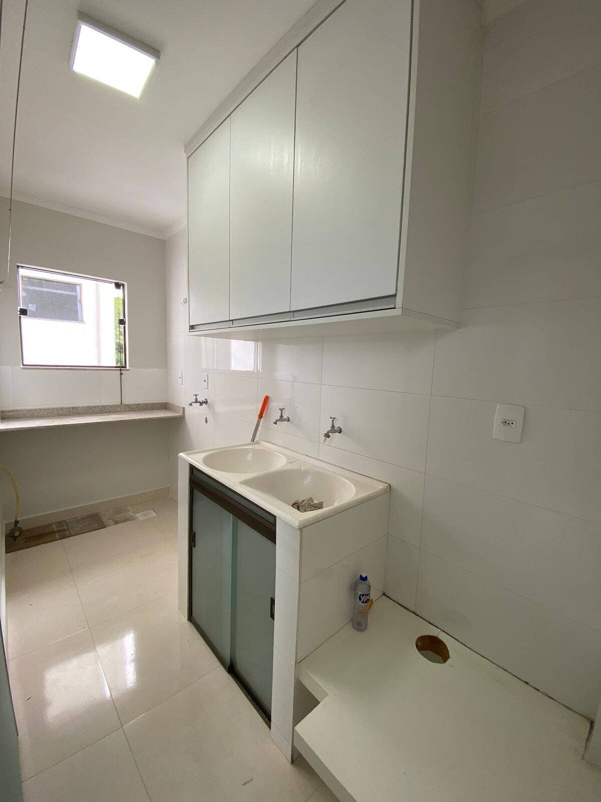 Apartamento no Centro que combina o essencial: 3 quartos, suíte, sacada e vaga coberta. 7