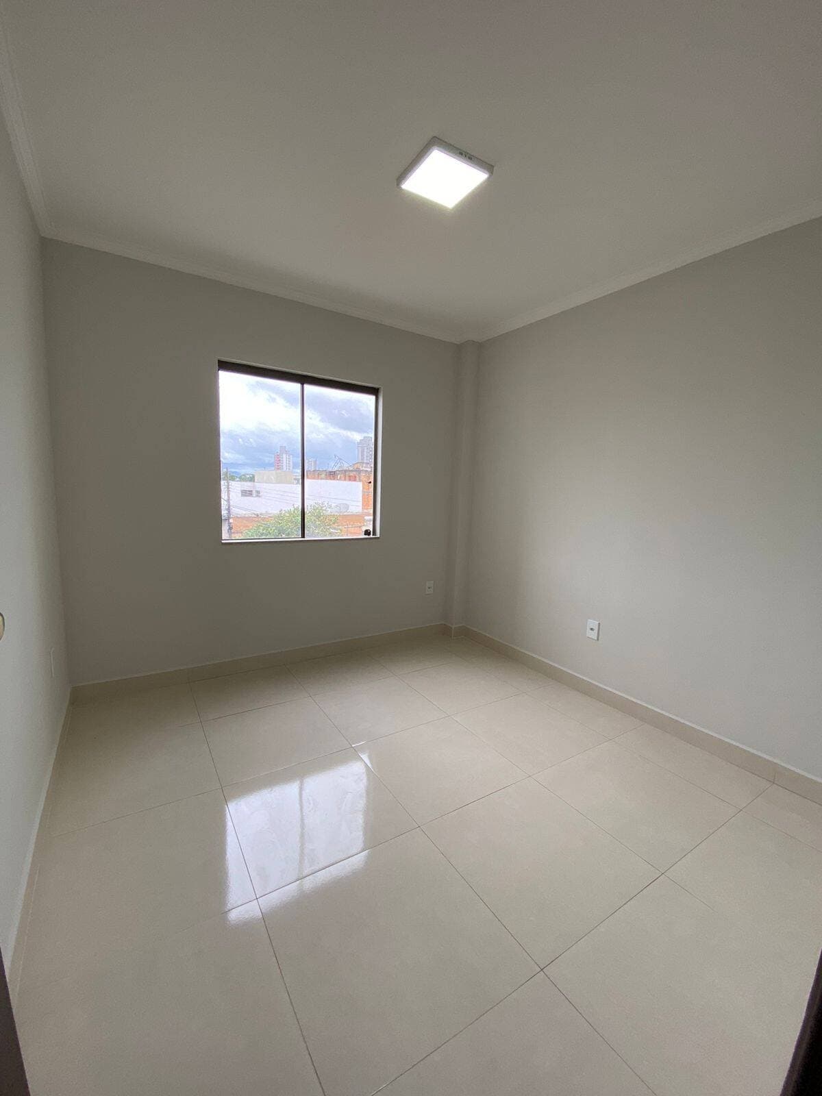 Apartamento no Centro que combina o essencial: 3 quartos, suíte, sacada e vaga coberta. 5