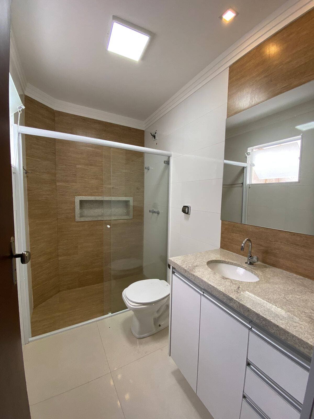 Apartamento no Centro que combina o essencial: 3 quartos, suíte, sacada e vaga coberta. 6