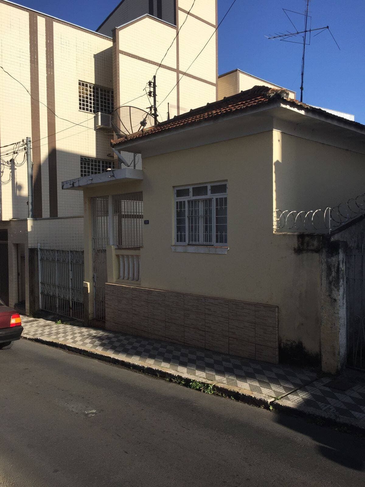 Casa à venda no Centro de Pouso Alegre 2