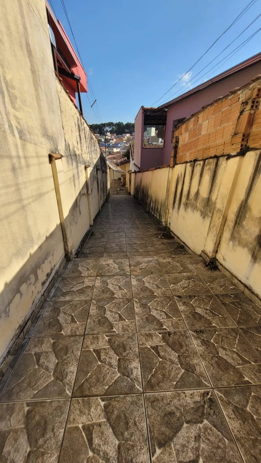 Casa à venda no Centro de Pouso Alegre 3