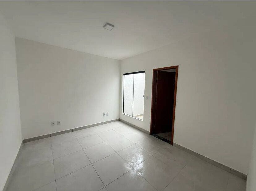 Casa à venda no Bairro Parque Real 2