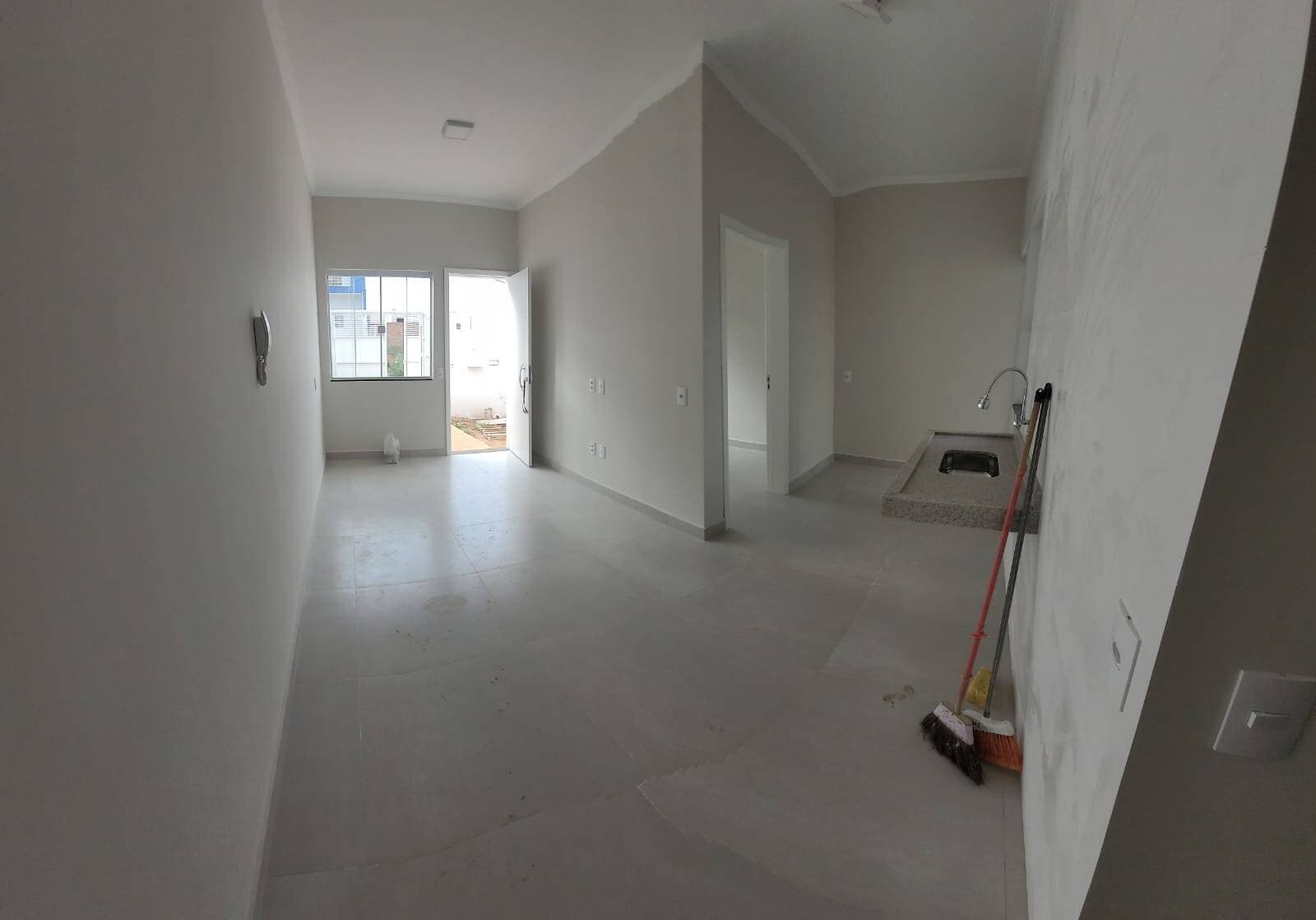 Casa térrea à venda no Bairro Parque Real 7