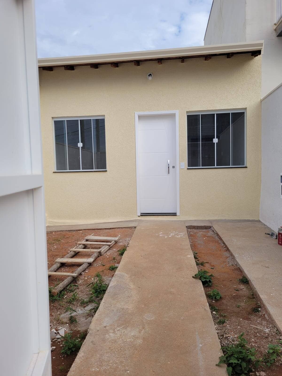 Casa térrea à venda no Bairro Parque Real 2