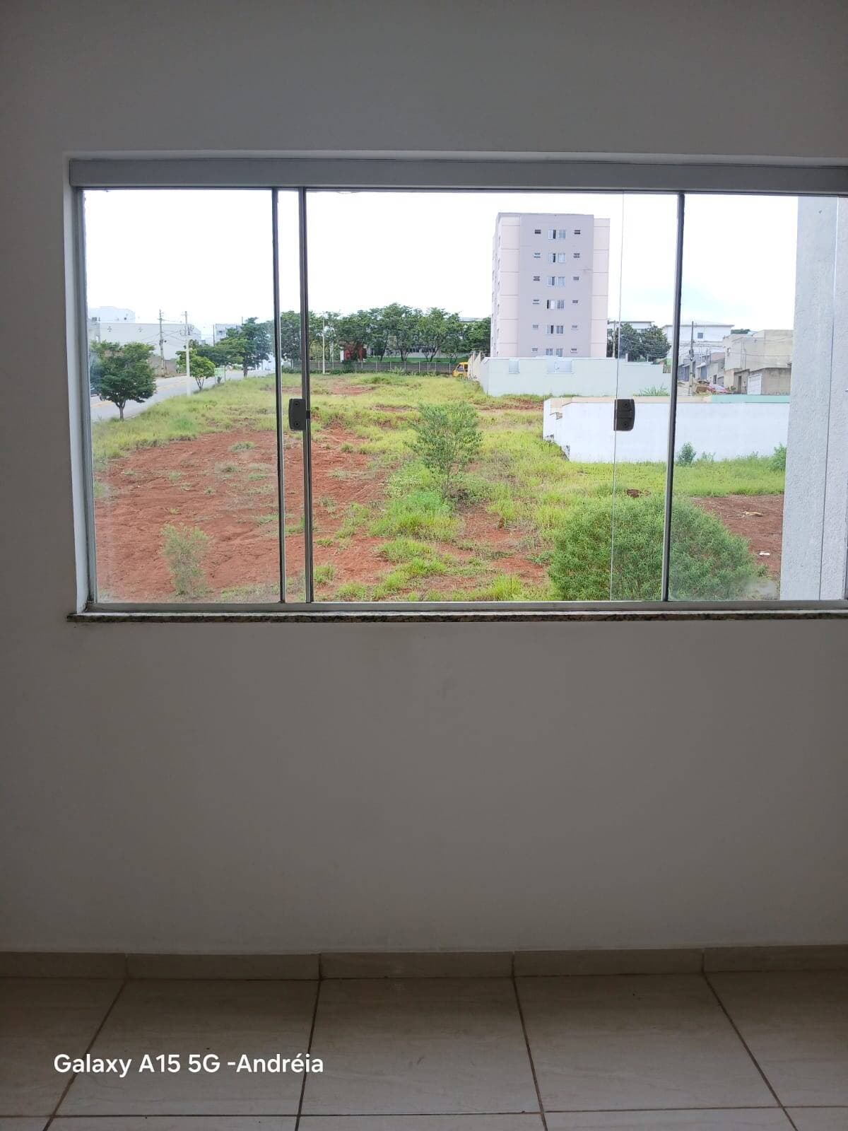 Apartamento Espaçoso no Parque Real: 80m² com Varanda no Quarto e Vaga Coberta 8