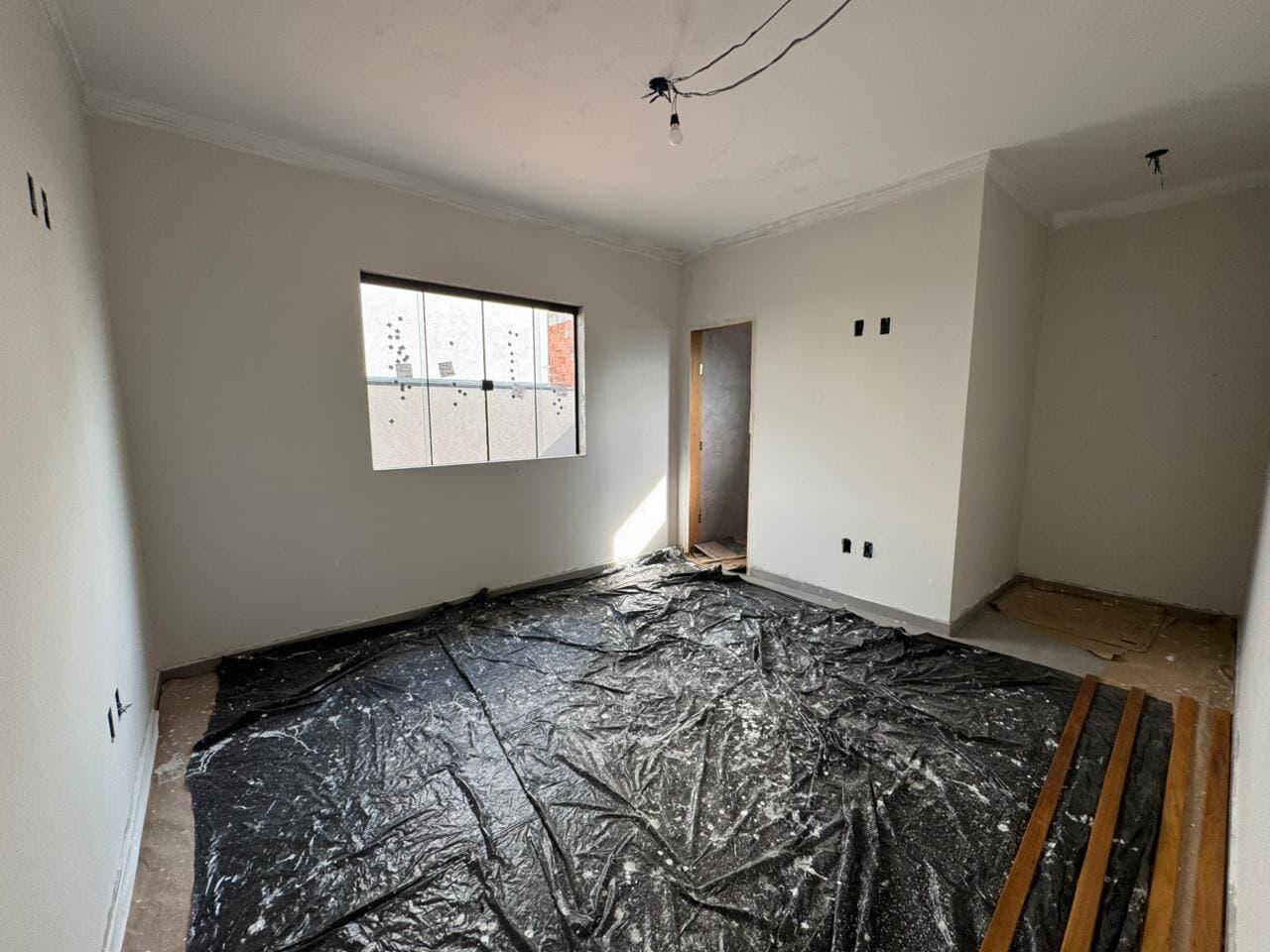 CASA LINDA NO PARQUE REAL: Lote Inteiro (200m²), 3 Quartos, Suíte e Quintal Enorme 9