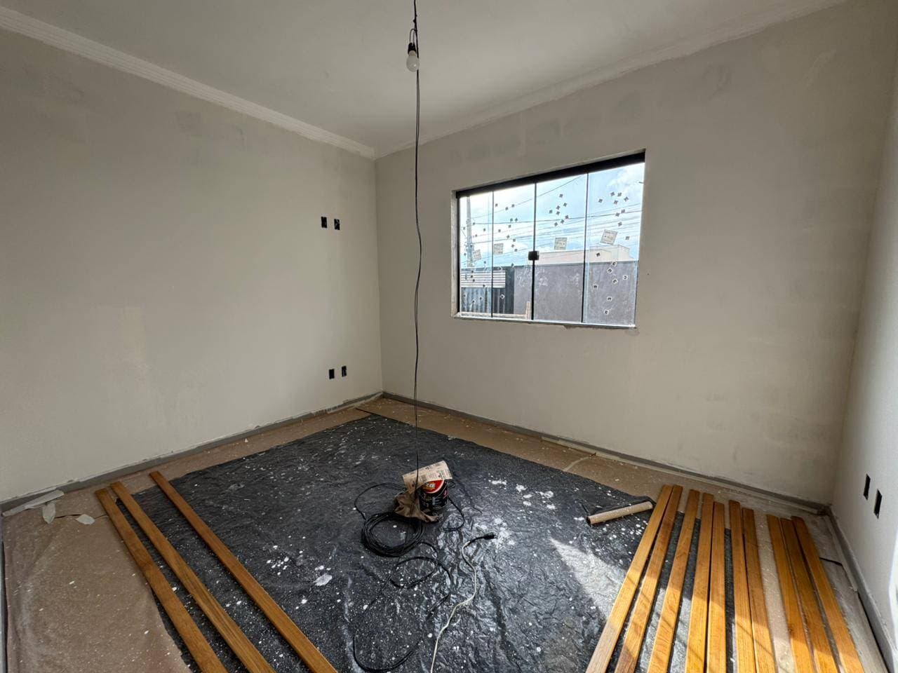 CASA LINDA NO PARQUE REAL: Lote Inteiro (200m²), 3 Quartos, Suíte e Quintal Enorme 7