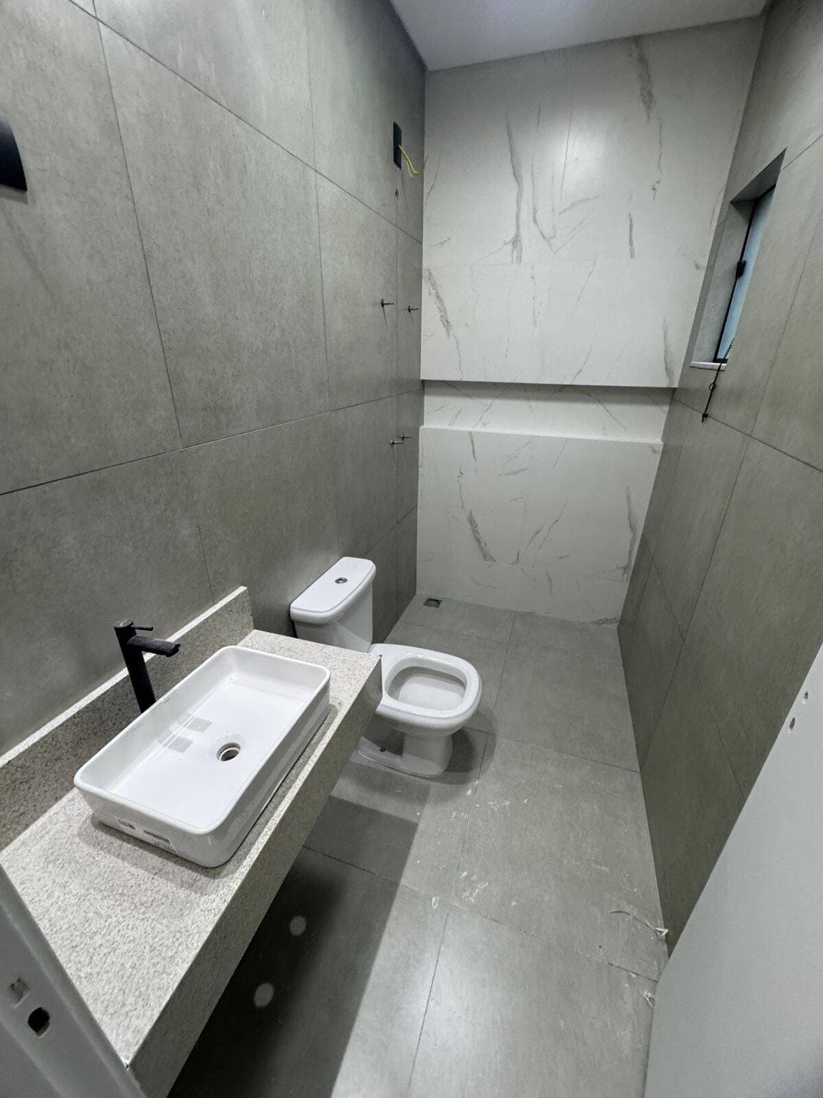 CASA ESPAÇOSA NO PARQUE REAL: Suíte, Área Gourmet e 4 Vagas de Garagem 3