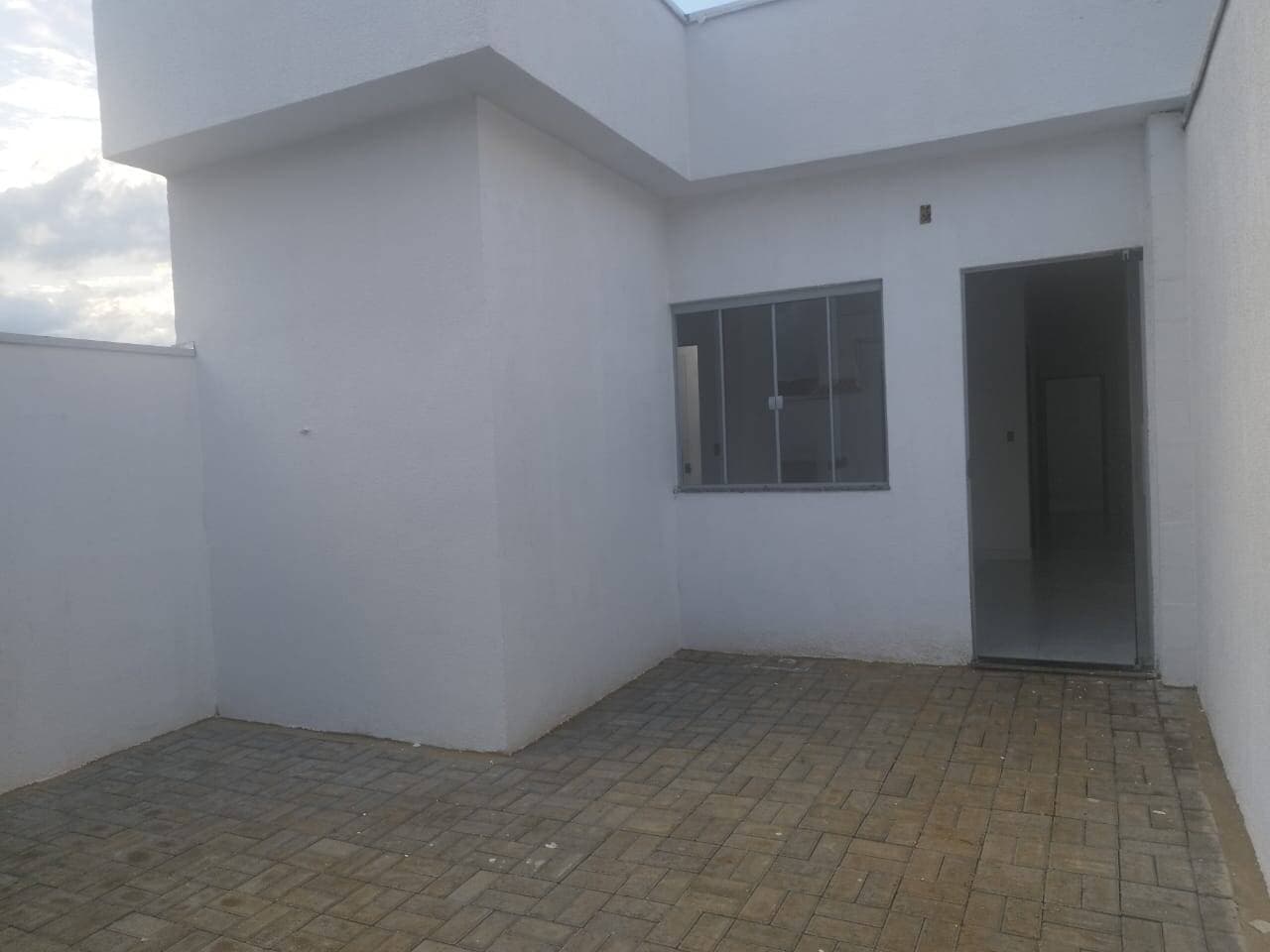 CASA COM SUÍTE NO PARQUE REAL: 3 Quartos e Negociação Flexível (Aceita Carro/Terreno) 4