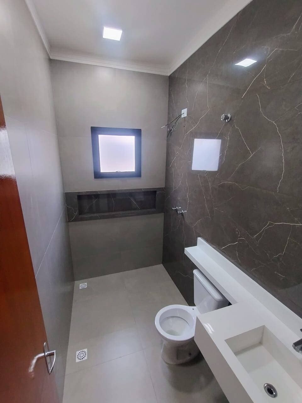 CASA NA PLANTA C/ CLOSET NO PARQUE REAL: Lote de 200m² e Previsão de Entrega Set/2025 5