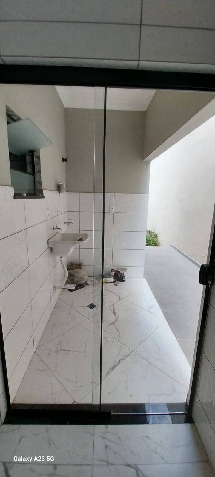 CASA COM SUÍTE E 2 VAGAS COBERTAS À VENDA NO PÃO DE AÇÚCAR 5