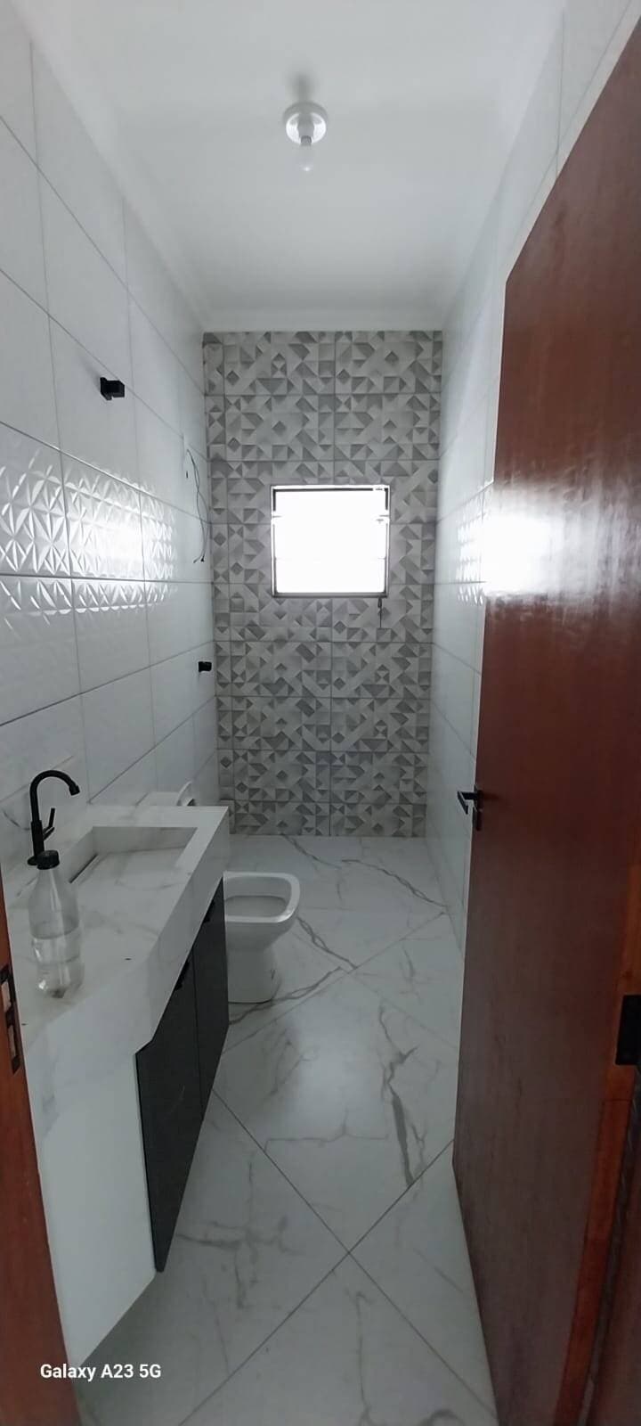 CASA COM SUÍTE E 2 VAGAS COBERTAS À VENDA NO PÃO DE AÇÚCAR 3