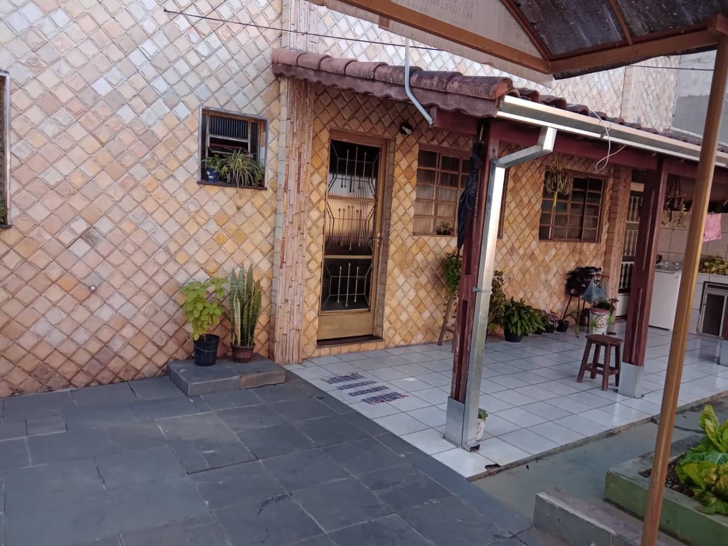 CASA ESPAÇOSA NO PÃO DE AÇÚCAR: 5 Quartos, 3 Banheiros e 5 Vagas Cobertas (197m²) 2