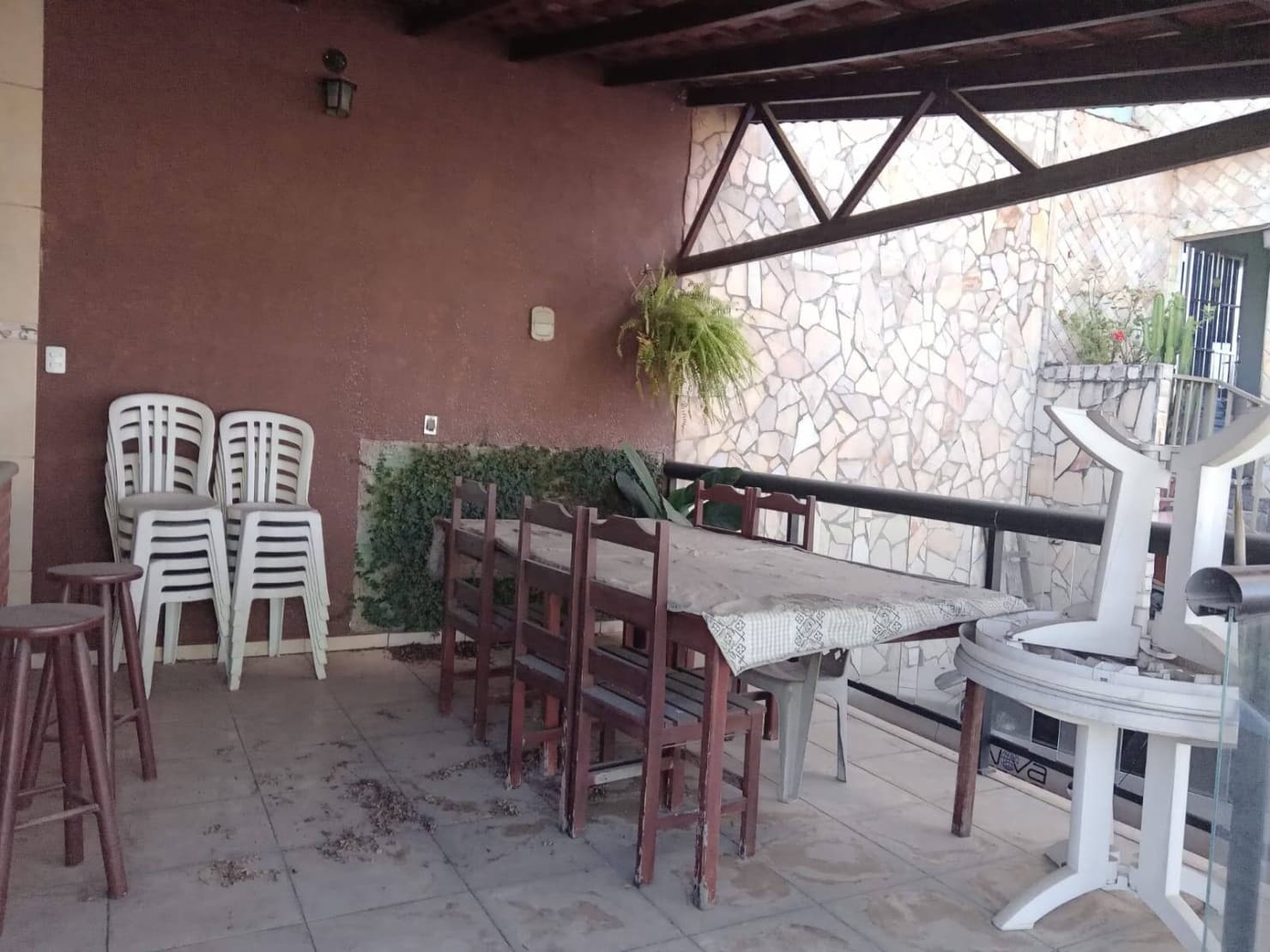 CASA ESPAÇOSA NO PÃO DE AÇÚCAR: 5 Quartos, 3 Banheiros e 5 Vagas Cobertas (197m²) 8