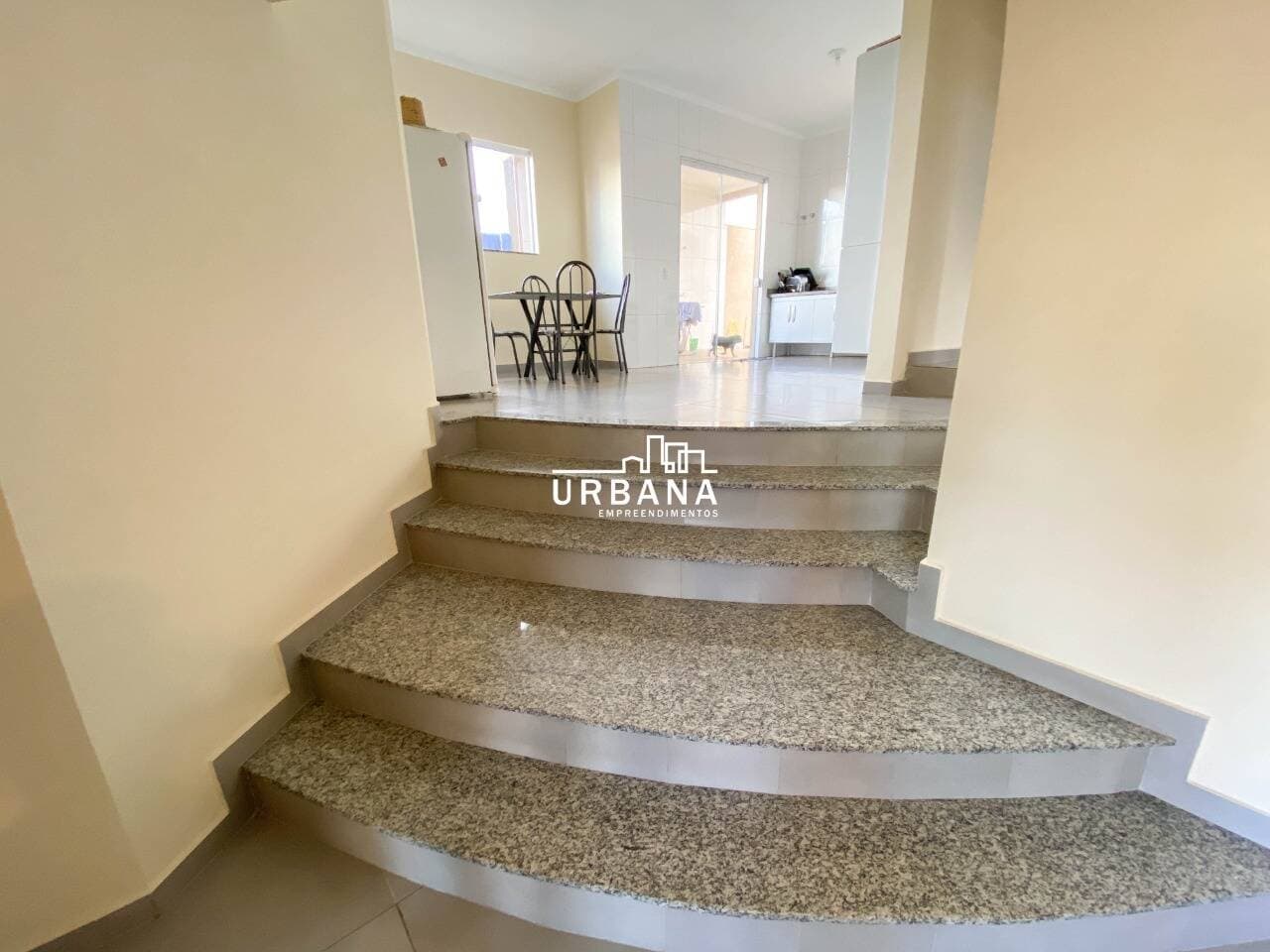 CASA DE LOTE INTEIRO (240m²) NO PÃO DE AÇÚCAR: 3 Quartos, Suíte com Closet e 2 Vagas Cobertas 4