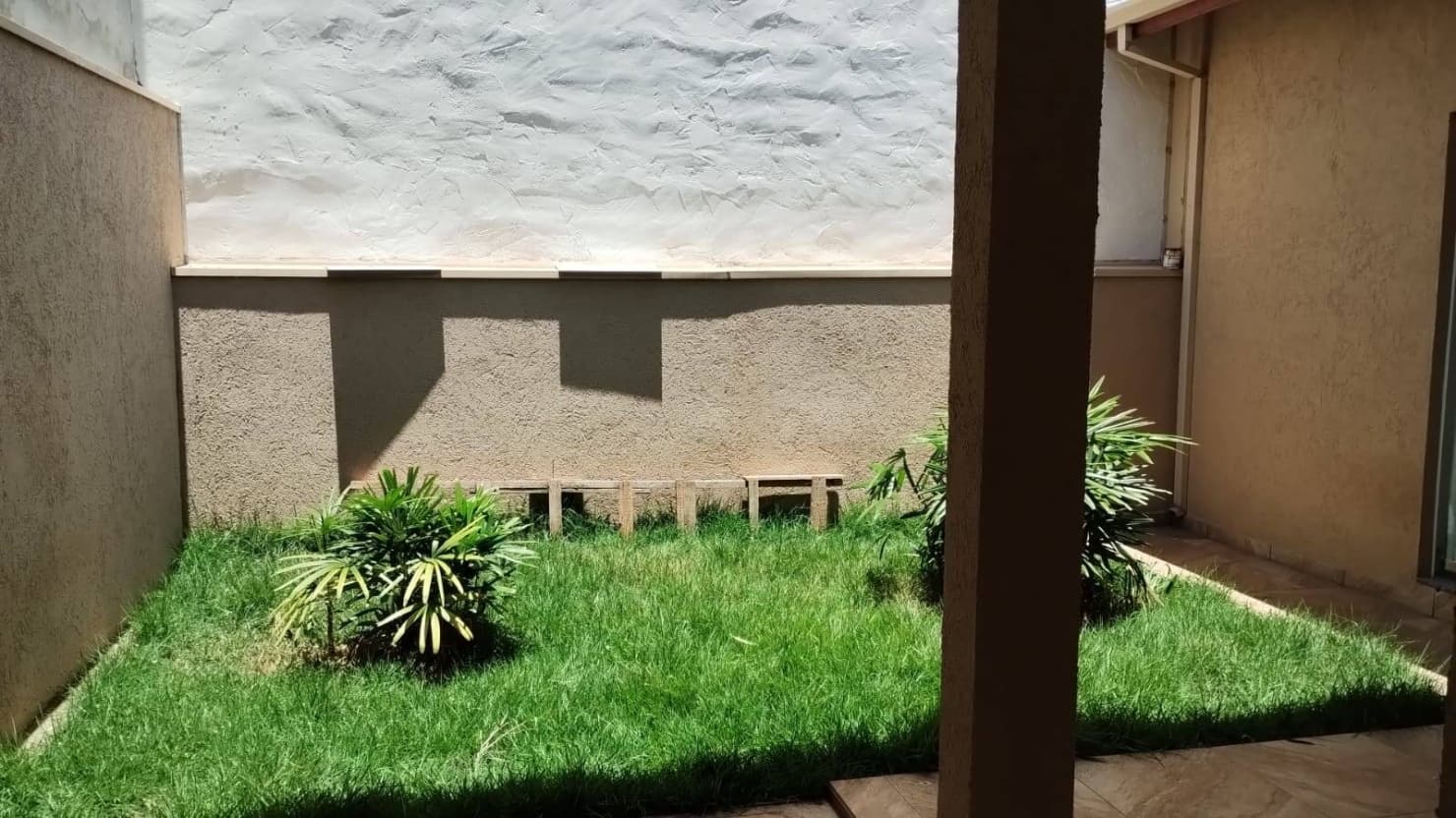 CASA DE LOTE INTEIRO (240m²) NO PÃO DE AÇÚCAR: 3 Quartos, Suíte com Closet e 2 Vagas Cobertas 8