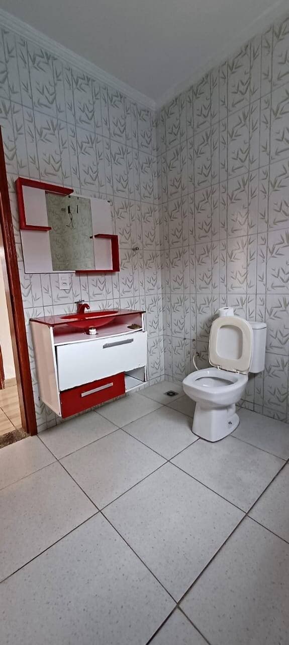 CASA DE LOTE INTEIRO (240m²) NO COLINA VERDE: 3 Quartos, Aceita PERMUTA e Financiamento 6