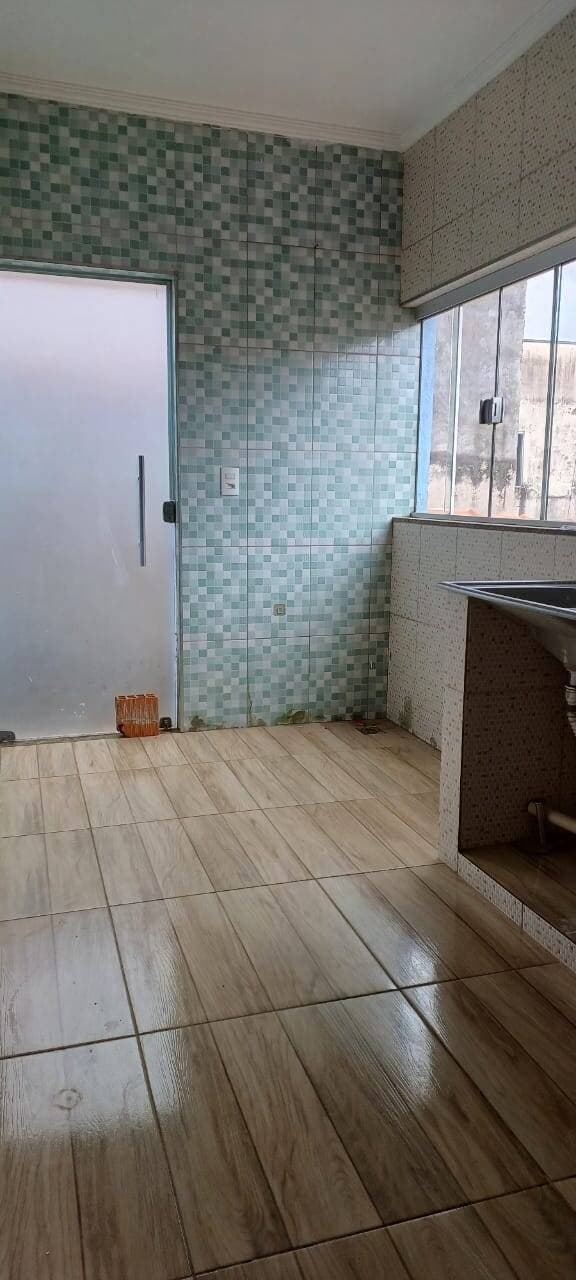 CASA DE LOTE INTEIRO (240m²) NO COLINA VERDE: 3 Quartos, Aceita PERMUTA e Financiamento 10