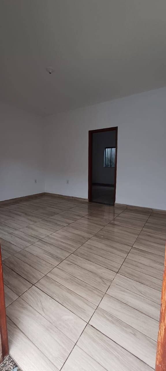 CASA DE LOTE INTEIRO (240m²) NO COLINA VERDE: 3 Quartos, Aceita PERMUTA e Financiamento 5