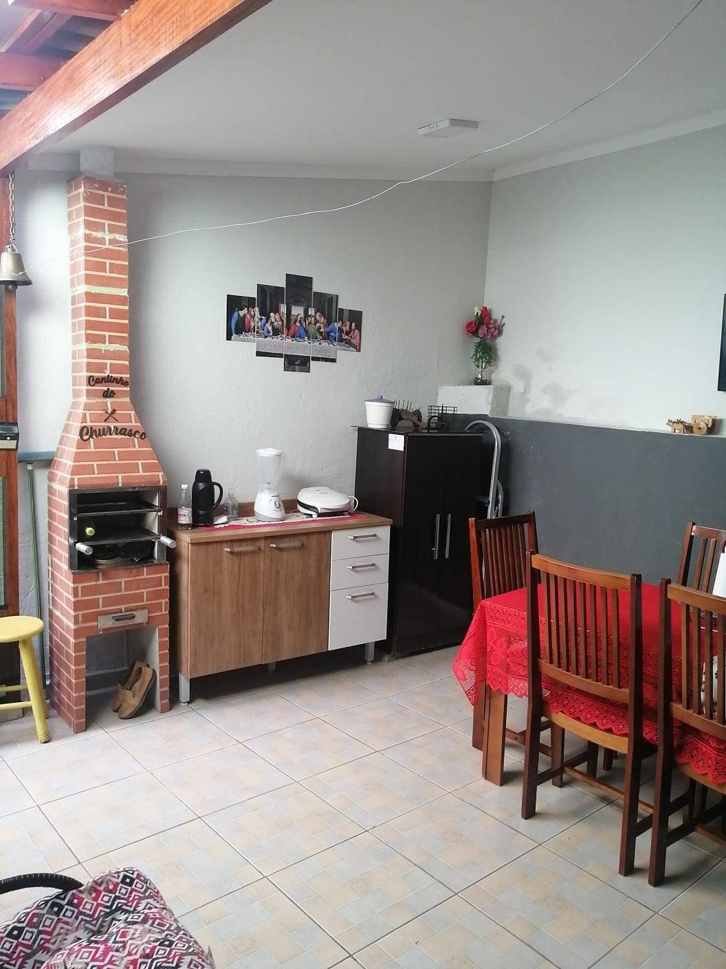 CASA FUNCIONAL NO COLINA VERDE: 2 Quartos e 2 Vagas de Garagem COBERTAS 10