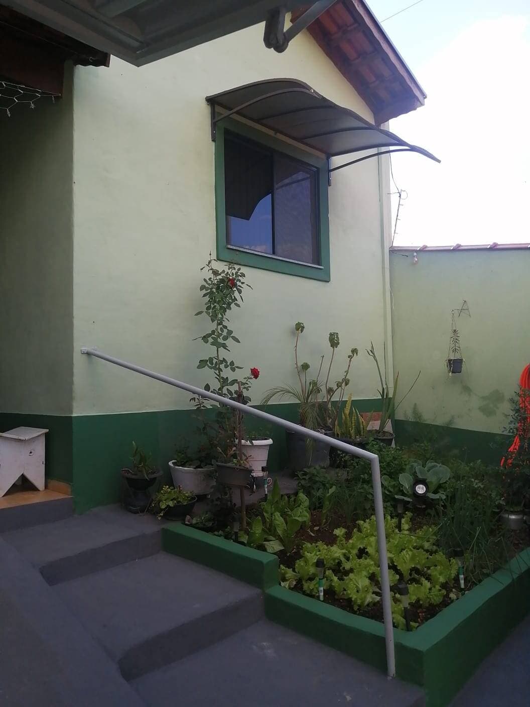 CASA FUNCIONAL NO COLINA VERDE: 2 Quartos e 2 Vagas de Garagem COBERTAS 4