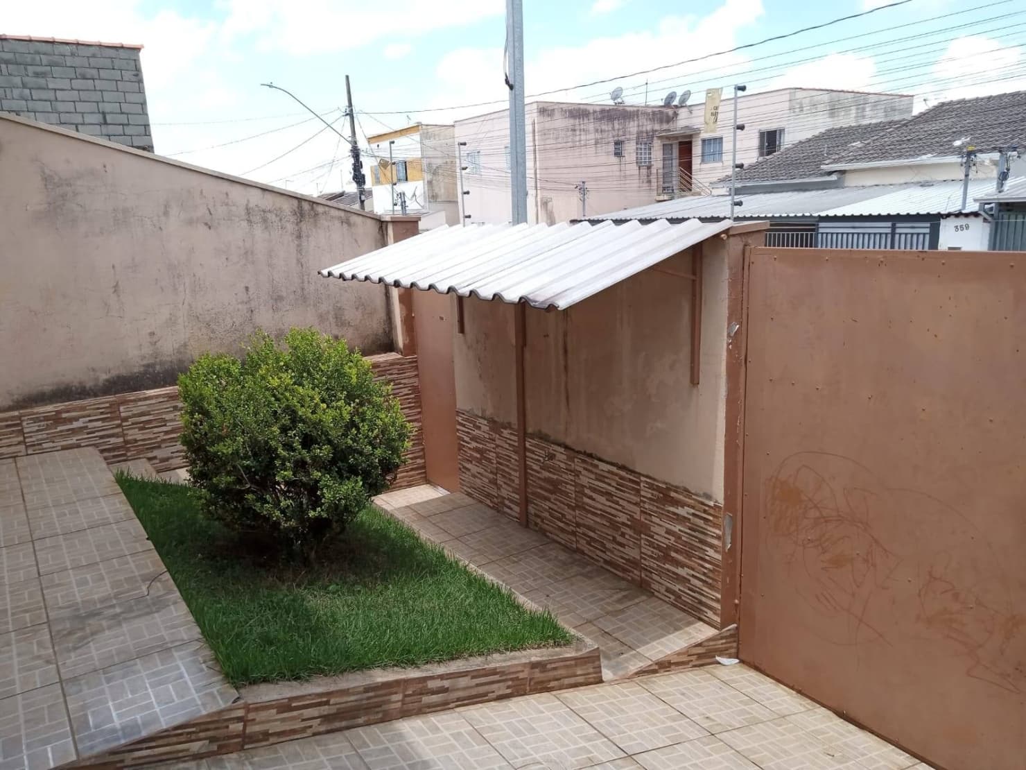 CASA FUNCIONAL NO COLINA VERDE: 2 Quartos (74m²) em Lote de 130m² 6