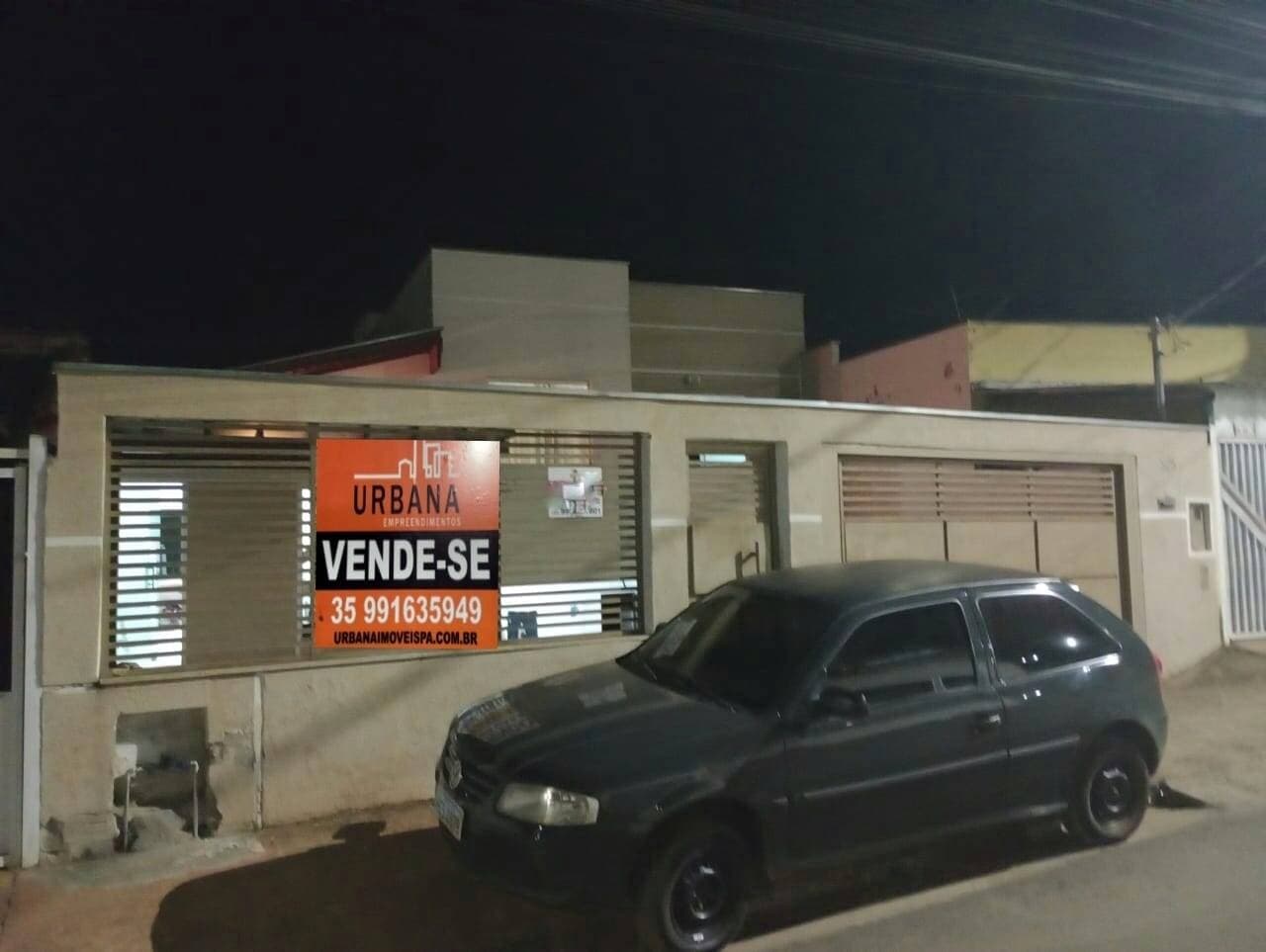 CASA FUNCIONAL COM 3 QUARTOS À VENDA NO BAIRRO COLINA VERDE 10