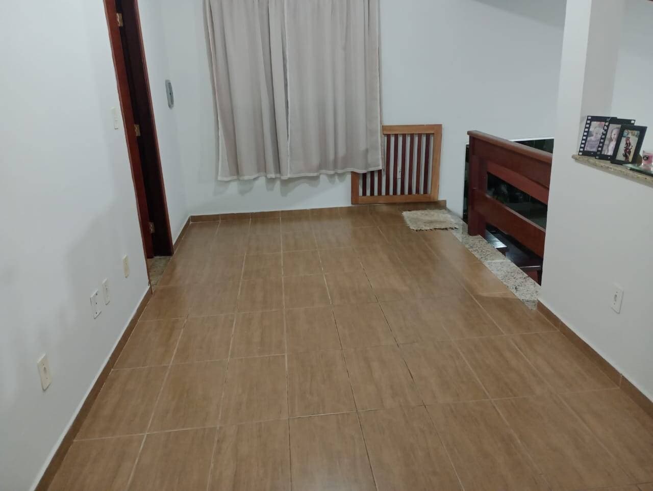 CASA FUNCIONAL COM 3 QUARTOS À VENDA NO BAIRRO COLINA VERDE 9