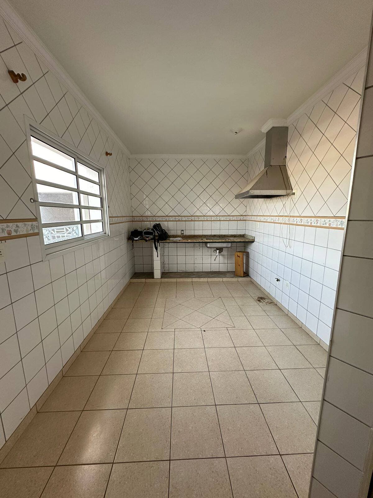 CASA DE LUXO PRONTA PARA MORAR NO COLINAS SANTA BÁRBARA: 4 Quartos (2 Suítes), Gourmet e Segurança Completa 8