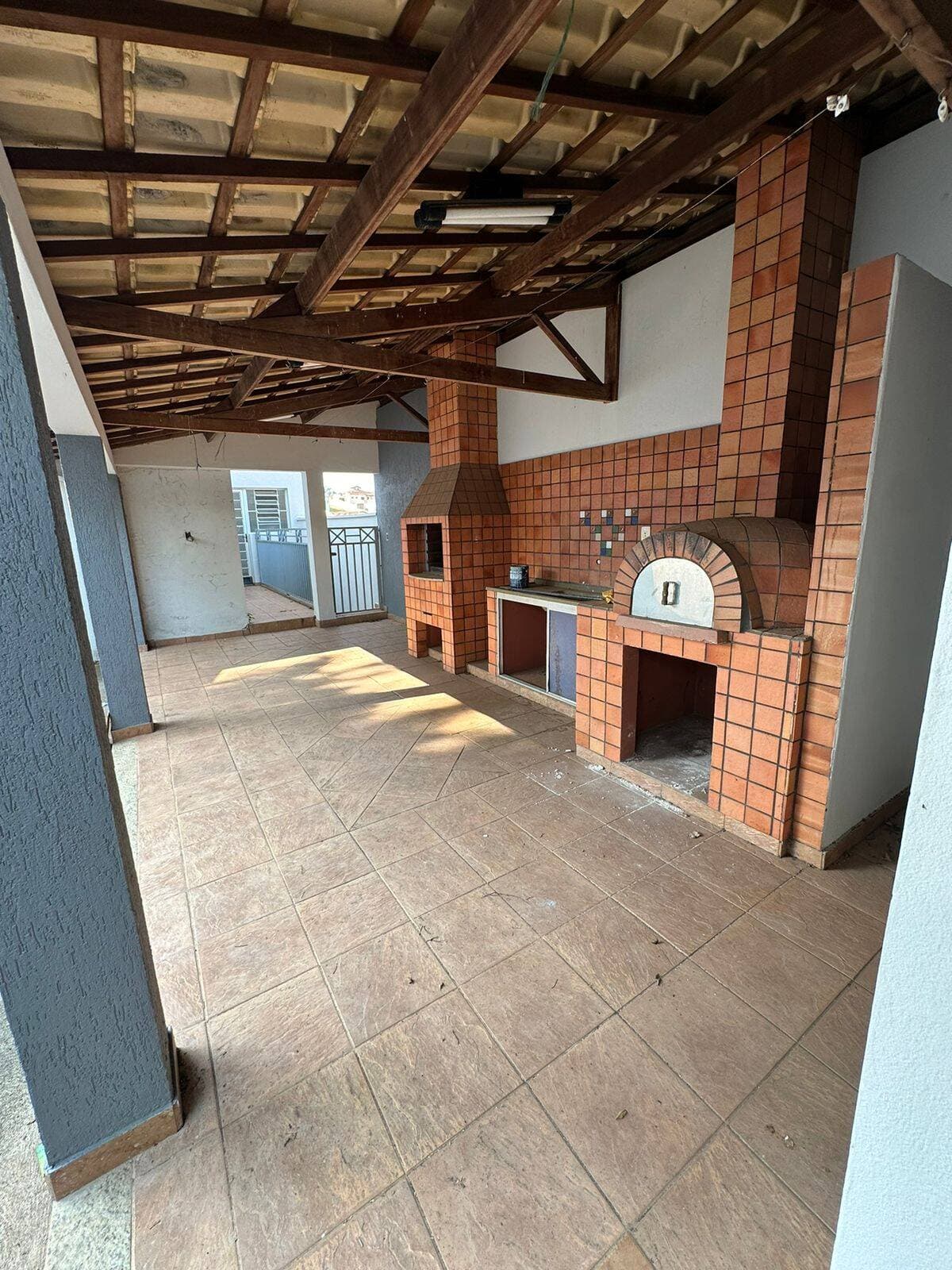 CASA DE LUXO PRONTA PARA MORAR NO COLINAS SANTA BÁRBARA: 4 Quartos (2 Suítes), Gourmet e Segurança Completa 10