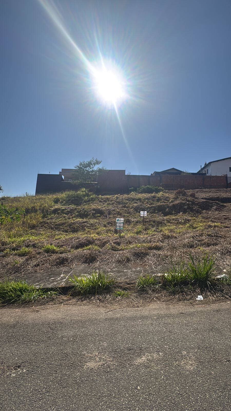 OPORTUNIDADE EXCLUSIVA: Lote 300m² NOBRE no Colina Santa Bárbara com PROJETO ARQUITETÔNICO PRONTO!