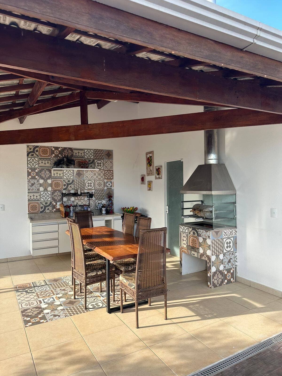 CASA ALTO PADRÃO EXCLUSIVA! 450m², Suíte Master c/ Closet, Área de Lazer COMPLETA e Vista para o Cristo 3