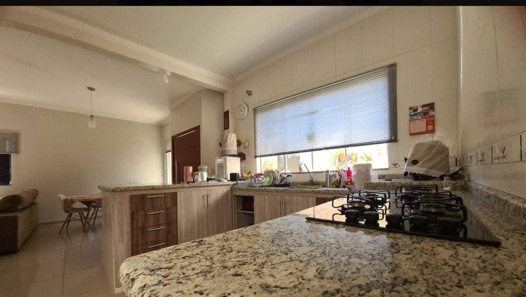 CASA FAMILIAR GIGANTE NO COLINAS SANTA BÁRBARA: 5 Dormitórios, Gourmet Completa e Aceita Permuta! 10