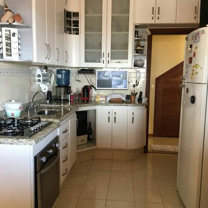 CASA DE ALTO PADRÃO: 240m² Construídos, Suíte com HIDRO, Lazer Completo (Piscina/Gourmet) no Colina Santa Bárbara 9