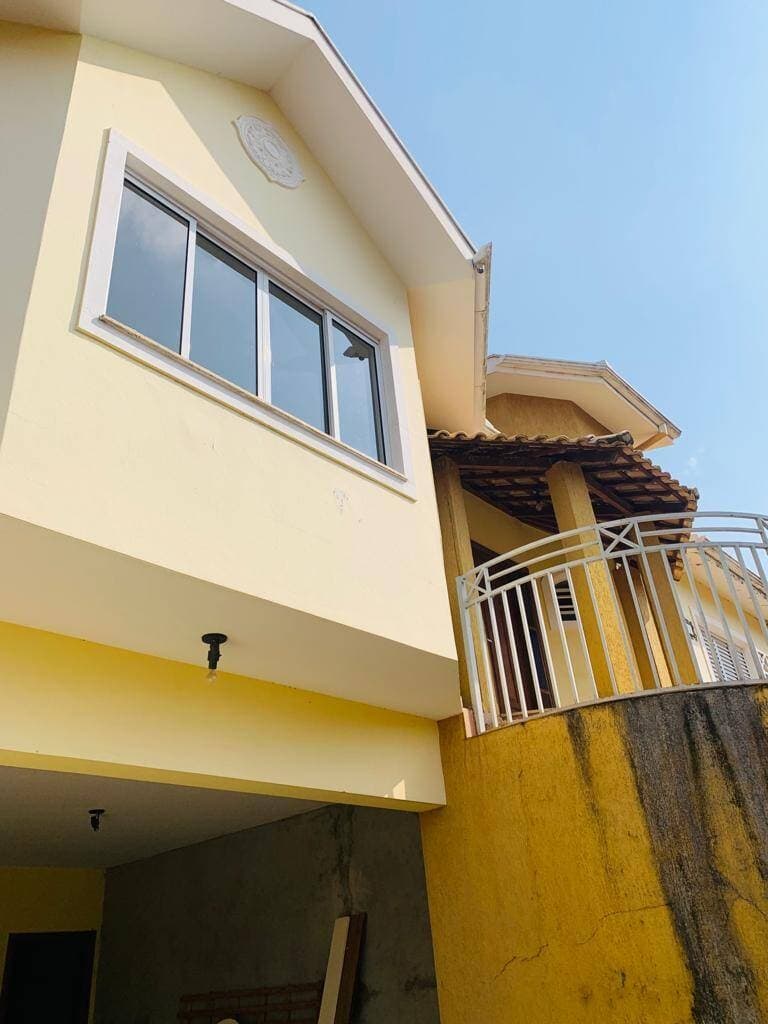 CASA DE ALTO CONFORTO NO COLINA SANTA BÁRBARA: 3 Quartos (2 Suítes), Churrasqueira e 4 Vagas Cobertas! 10