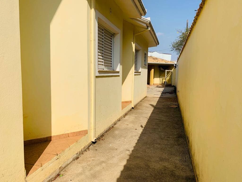 CASA DE ALTO CONFORTO NO COLINA SANTA BÁRBARA: 3 Quartos (2 Suítes), Churrasqueira e 4 Vagas Cobertas! 9