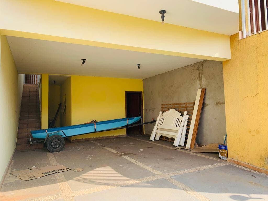 CASA DE ALTO CONFORTO NO COLINA SANTA BÁRBARA: 3 Quartos (2 Suítes), Churrasqueira e 4 Vagas Cobertas! 4