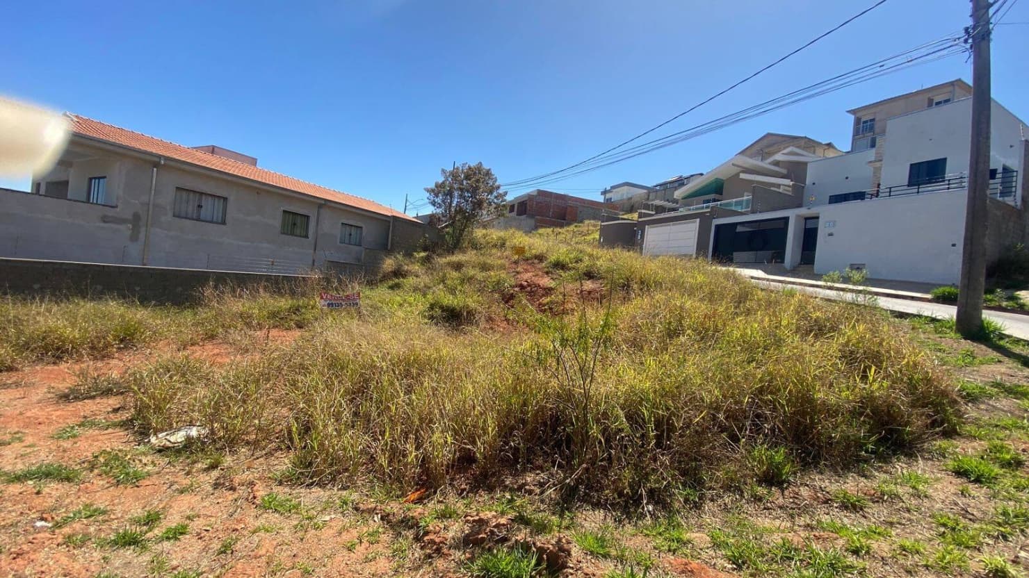 LOTE PREMIUM DE 396m² NO COLINA SANTA BÁRBARA: Espaço Perfeito para Residencia de Alto Padrão