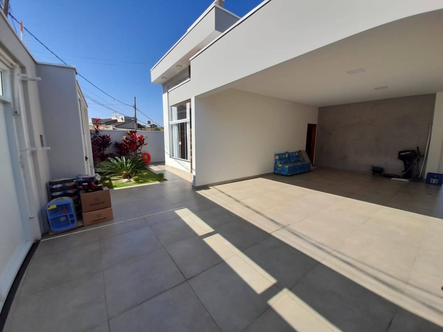 CASA EXCLUSIVA NO COLINA SANTA BÁRBARA: Lazer GIGANTE (Salão 100m²), AC e Persianas Automáticas 2