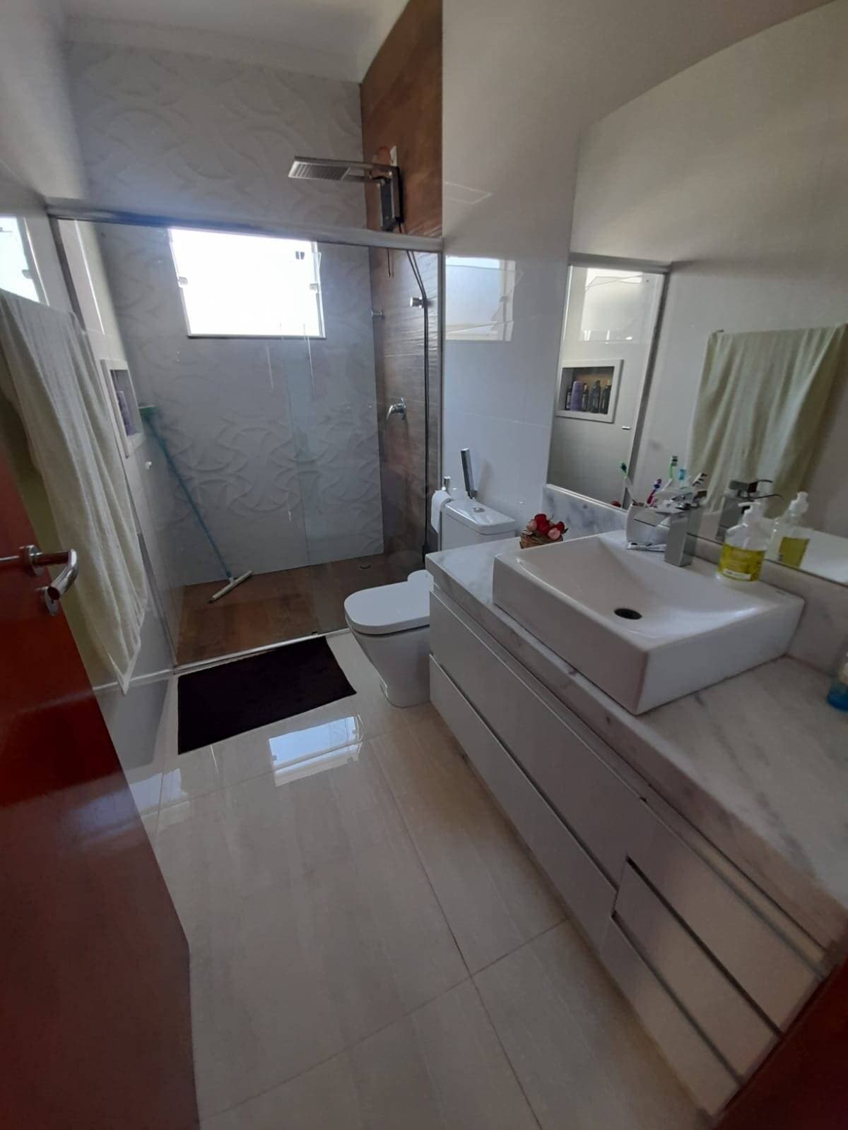 CASA EXCLUSIVA NO COLINA SANTA BÁRBARA: Lazer GIGANTE (Salão 100m²), AC e Persianas Automáticas 5