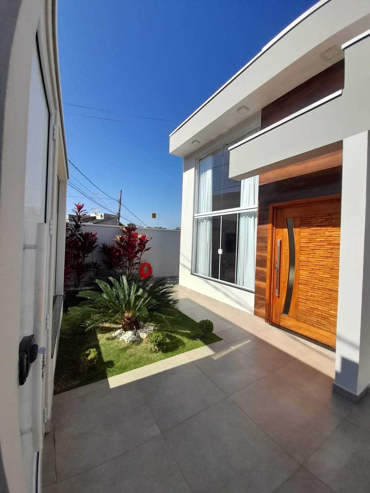 CASA EXCLUSIVA NO COLINA SANTA BÁRBARA: Lazer GIGANTE (Salão 100m²), AC e Persianas Automáticas