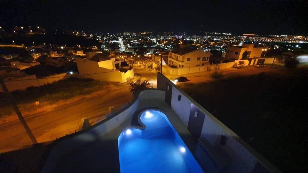 MANSÃO EXCLUSIVA NO COLINA SANTA BÁRBARA: 500m² de Luxo, Piscina Aquecida, Energia Solar e Vista Panorâmica! 3