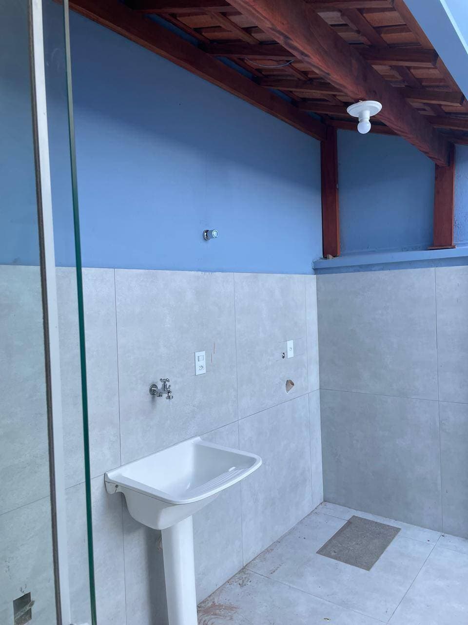 OPORTUNIDADE C/ LOCALIZAÇÃO ESTRATÉGICA: Casa 3 Quartos (Suíte) no Cidade Vergani, Próximo ao Hospital Novo 5