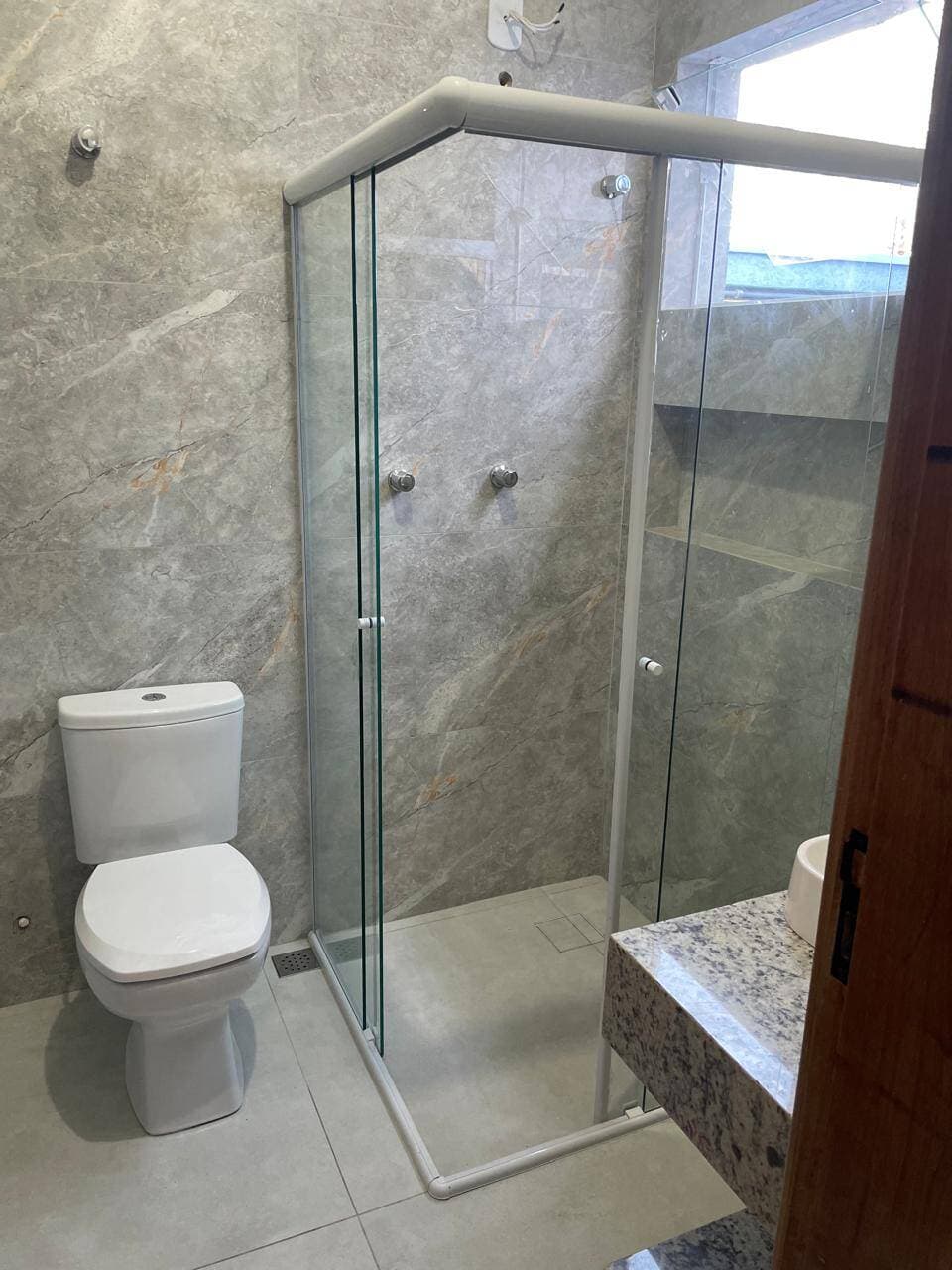 OPORTUNIDADE C/ LOCALIZAÇÃO ESTRATÉGICA: Casa 3 Quartos (Suíte) no Cidade Vergani, Próximo ao Hospital Novo 4