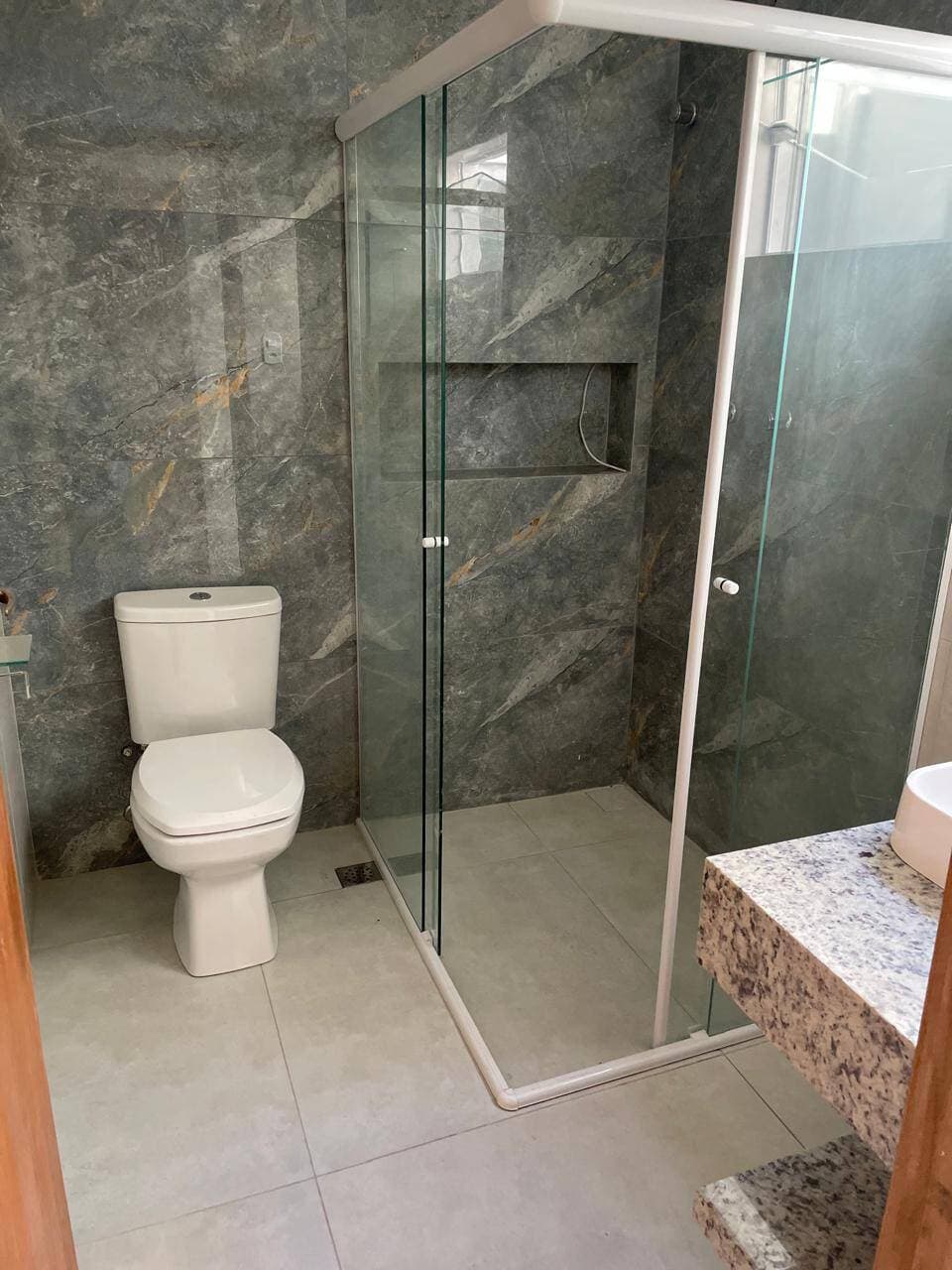 OPORTUNIDADE C/ LOCALIZAÇÃO ESTRATÉGICA: Casa 3 Quartos (Suíte) no Cidade Vergani, Próximo ao Hospital Novo 7