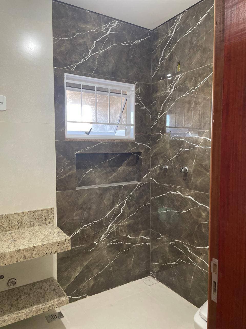 CASA MODERNA NO CIDADE VERGANI: Pé Direito Alto (4m), 3 Quartos (Suíte) e Próximo ao Hospital Novo 6