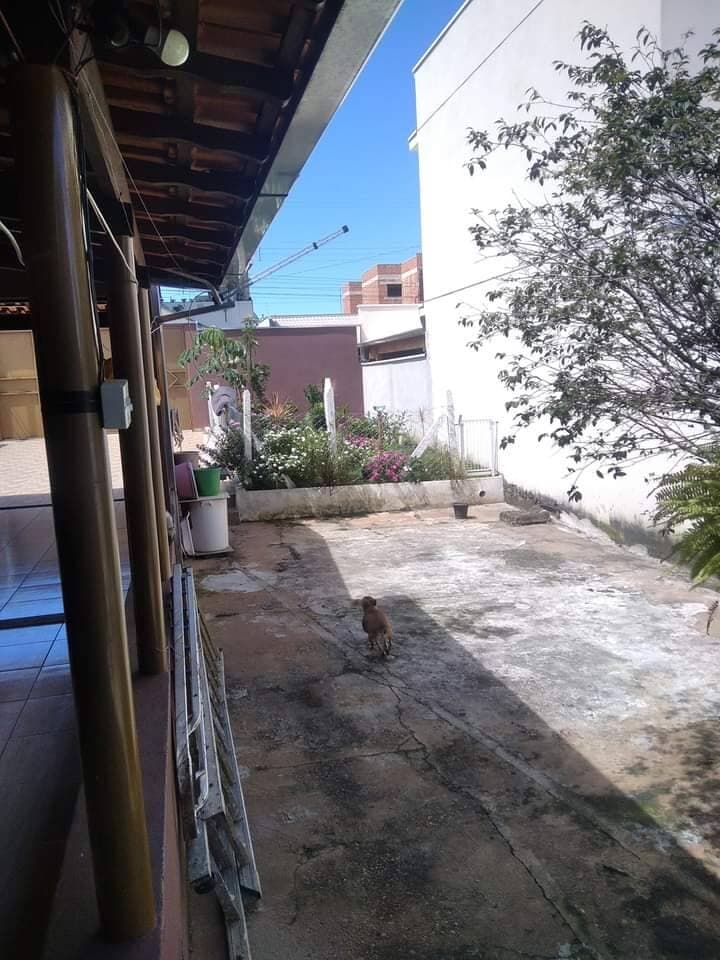 CASA COM CHARME E ESPAÇO: 3 Quartos e FOGÃO A LENHA no Cidade Vergani (323m² de Lote) 2