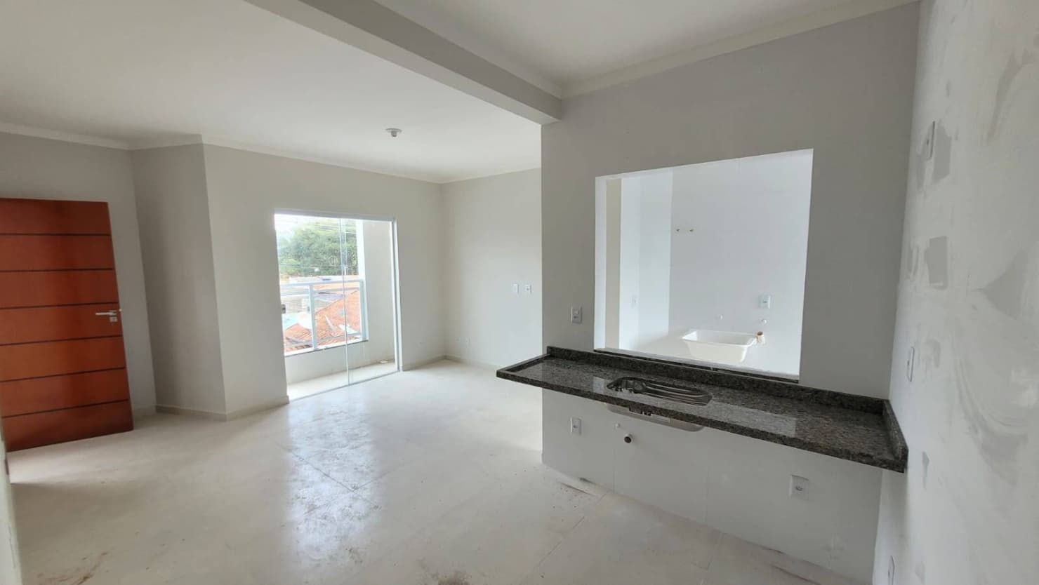 APARTAMENTO COMPLETO NO VERGANI: 2 Quartos, Varanda e Cozinha Funcional 4