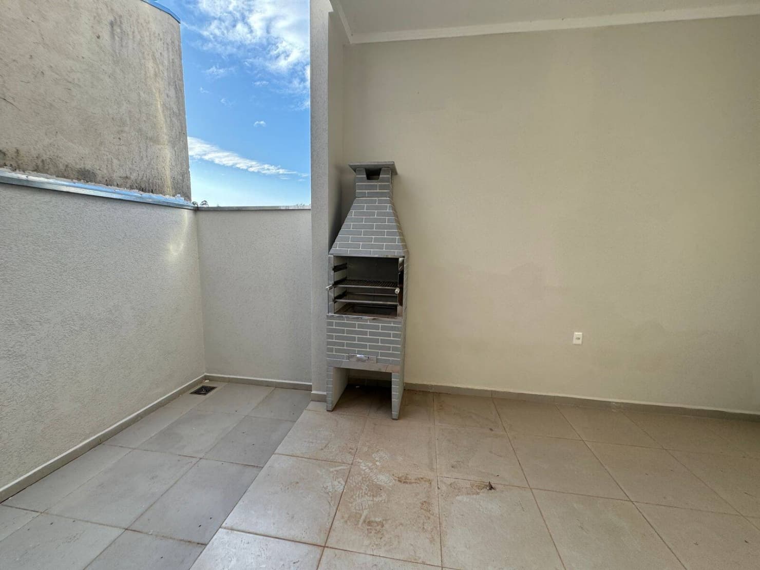 CASA AMPLA NO CIDADE VERGANI: 155m² Construídos, 3 Quartos (Suíte) e 2 Vagas Cobertas 6